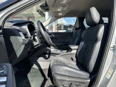 2024 Mitsubishi Outlander — photo 13 view