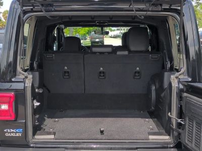 2022 Jeep Wrangler — photo 13 view