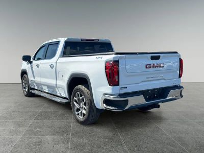 2023 GMC Sierra 1500 — interior view