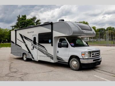2025 Thor Motor Coach Quantum — front three-quarter view