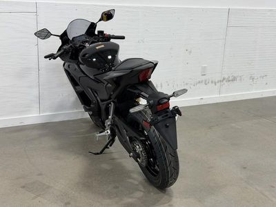 2026 Yamaha YZF-R3 - Photo 11