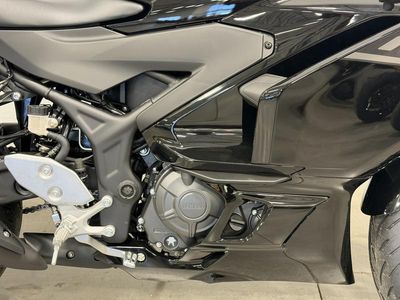 2026 Yamaha YZF-R3 - Photo 17