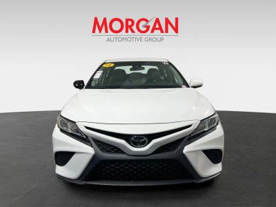 2018 Toyota Camry — photo 8 view