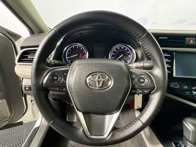 2018 Toyota Camry — photo 15 view