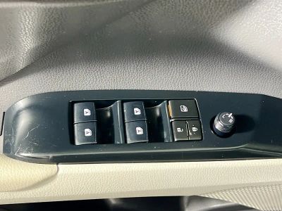 2018 Toyota Camry — photo 14 view