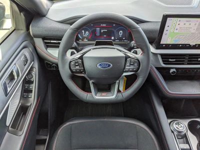 2026 Ford Explorer — photo 13 view