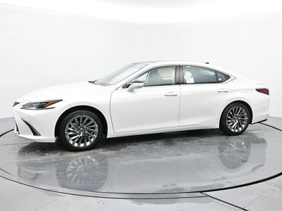 2025 Lexus ES - Photo 2