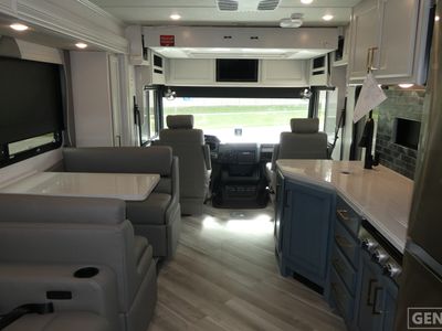 2026 Fleetwood Bounder - Photo 6