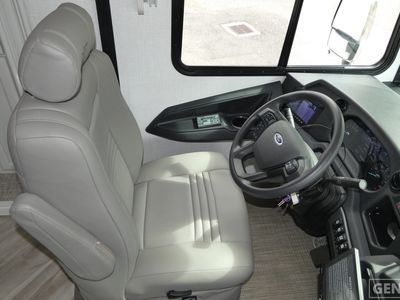 2026 Fleetwood Bounder - Photo 8