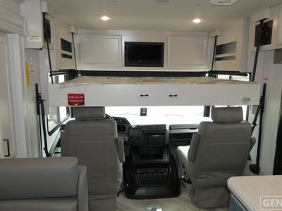 2026 Fleetwood Bounder - Photo 13