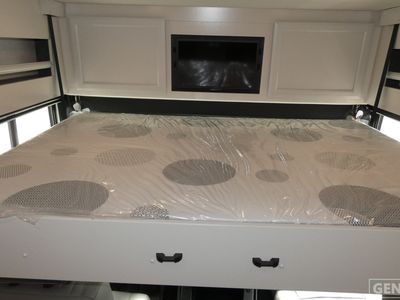 2026 Fleetwood Bounder - Photo 14