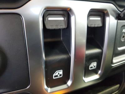 2026 Jeep Wrangler — photo 15 view