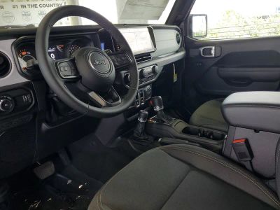 2026 Jeep Wrangler — photo 16 view