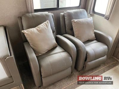 2020 Aurora 33RLTS — photo 10 view