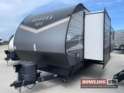 2020 Aurora 33RLTS — front three-quarter view
