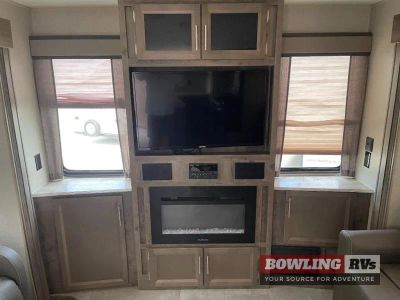 2020 Aurora 33RLTS — photo 11 view