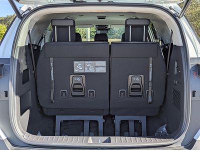 2026 Kia Carnival — photo 14 view