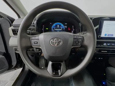 2025 Toyota Camry — photo 15 view