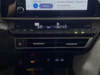 2025 Toyota Camry — photo 23 view