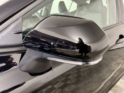 2025 Toyota Camry — photo 10 view