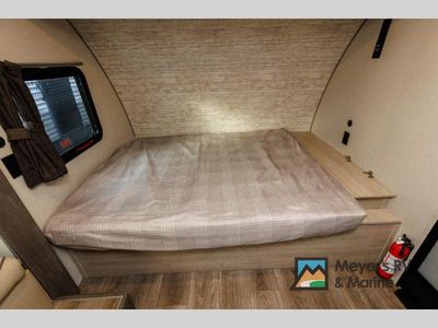 2025 Coachmen RV Catalina Summit Series 7 - Photo 19