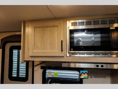 2025 Coachmen RV Catalina Summit Series 7 - Photo 15