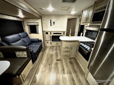 2023 Coachmen Catalina — detail view