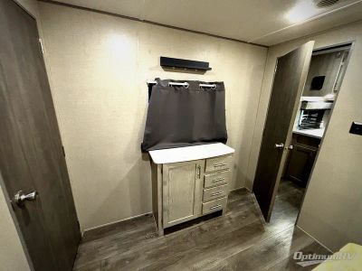 2023 Coachmen Catalina — photo 11 view