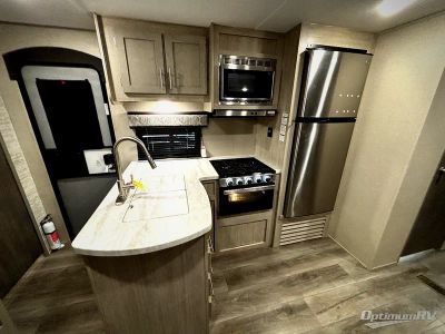 2023 Coachmen Catalina — photo 13 view