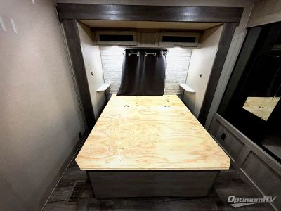 2023 Coachmen Catalina — photo 8 view