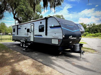 2023 Coachmen Catalina — front three-quarter view