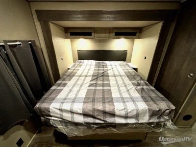 2023 Coachmen Catalina — photo 18 view