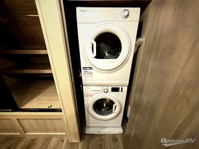 2023 Coachmen Catalina — photo 10 view
