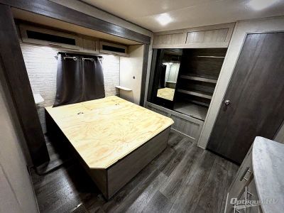2023 Coachmen Catalina — photo 7 view