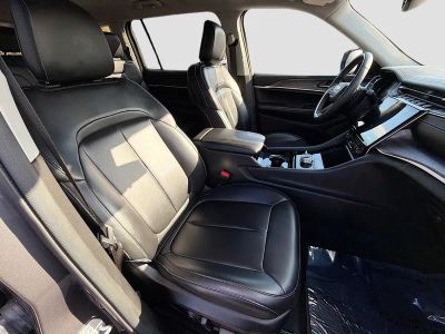 2023 Jeep Grand Cherokee L — photo 16 view