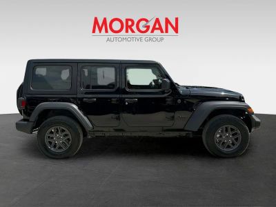 2026 Jeep Wrangler — photo 7 view