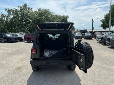 2026 Jeep Wrangler — photo 33 view