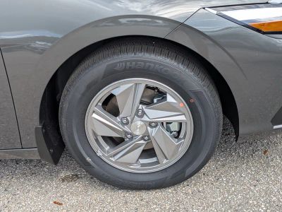 2026 Hyundai ELANTRA — photo 11 view