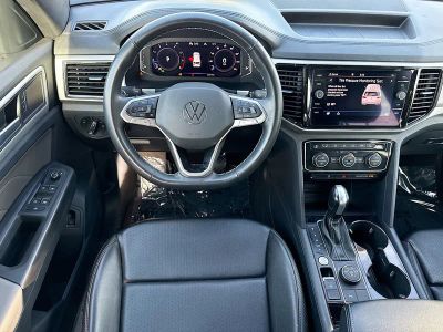 2022 Volkswagen Atlas Cross Sport — photo 17 view