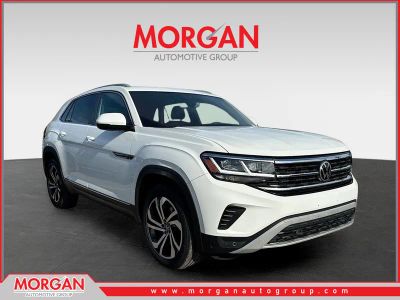 2022 Volkswagen Atlas Cross Sport 2.0T SEL in Pure White — front three-quarter view