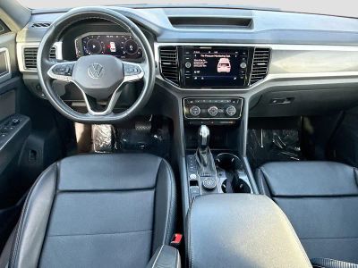 2022 Volkswagen Atlas Cross Sport — photo 16 view