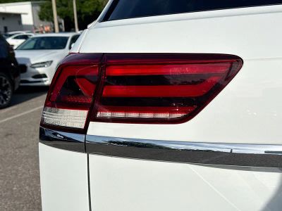 2022 Volkswagen Atlas Cross Sport — photo 11 view