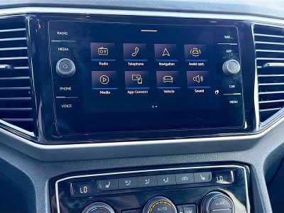 2022 Volkswagen Atlas Cross Sport — photo 30 view
