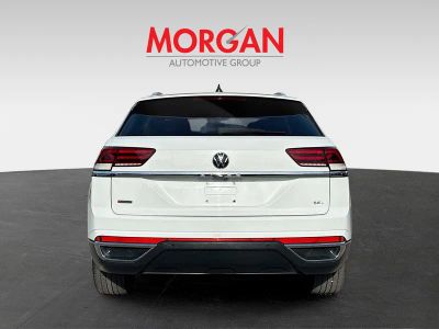 2022 Volkswagen Atlas Cross Sport — interior view