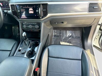 2022 Volkswagen Atlas Cross Sport — photo 18 view