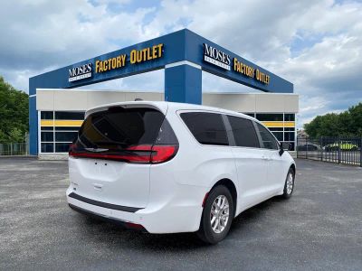 2024 Chrysler Pacifica — interior view