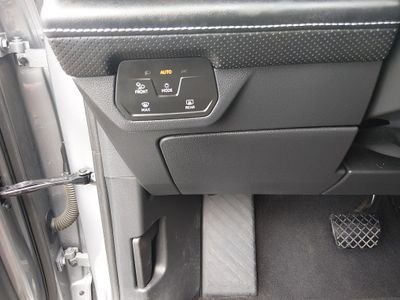 2024 Volkswagen Atlas Cross Sport — photo 13 view