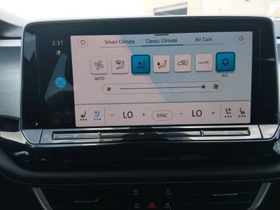 2024 Volkswagen Atlas Cross Sport — photo 18 view