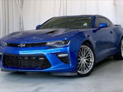 2017 Chevrolet Camaro - Photo 2