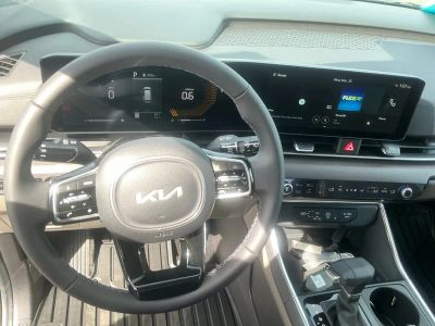 2026 Kia Carnival — photo 15 view